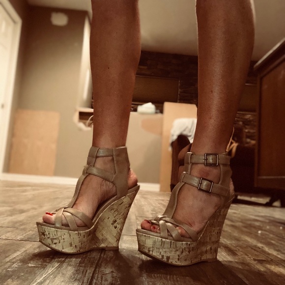 Charlotte Russe strappy wedge sandals! - Picture 4 of 5